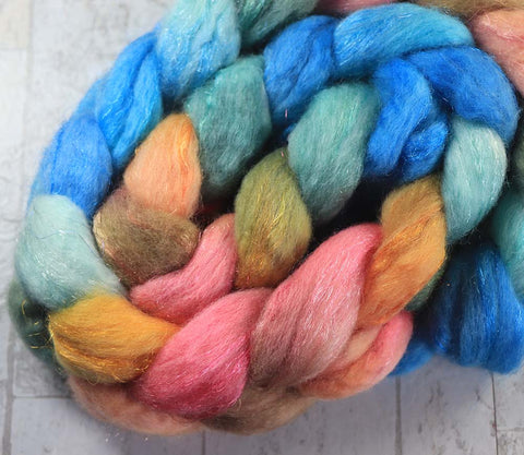 HAUNTED HOLLOWS: Shetland-Silk roving - 5.0 oz - Hand dyed spinning wool