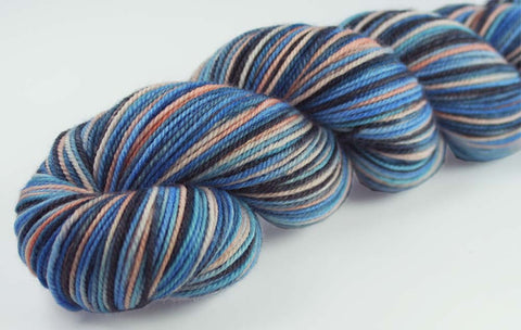 PARISIAN SUNSET: SW Merino-Nylon Sport weight yarn - Hand-dyed Variegated - Paris