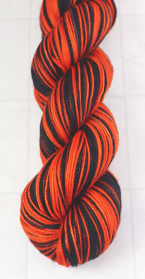 BLACK - ORANGE : SW Merino/Nylon sock weight - Hand Dyed Self-striping yarn - CINCINNATI, HALLOWEEN