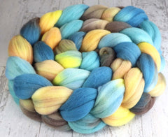 BUSAN BEAUTY: Targhee roving - 6.7 oz - Hand dyed wool spinning wool