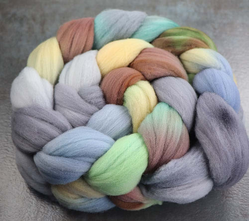 HAWAIIAN STORM CLOUDS: Rambouillet Wool Top - 5 oz - Hand dyed spinning wool