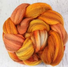 A STUDY IN ORANGE: Striped Shetland roving - 2.0 oz - Hand dyed spinning wool