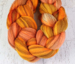 A STUDY IN ORANGE: Striped Shetland roving - 2.0 oz - Hand dyed spinning wool