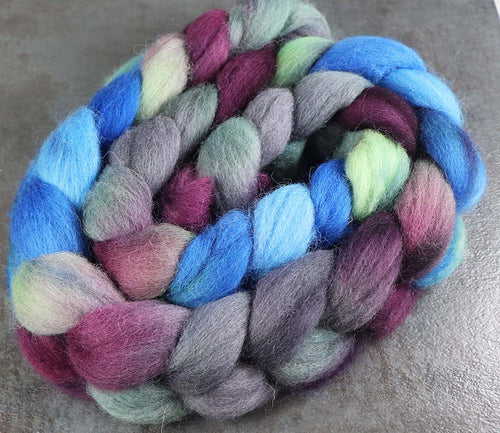 POISON DART FROG: Kent Romney roving - 5.0 oz - Hand dyed spinning wool