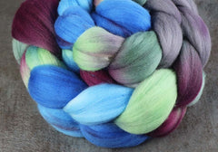 POISON DART FROG: Shaniko wool roving - 4.0 oz - Hand dyed spinning wool
