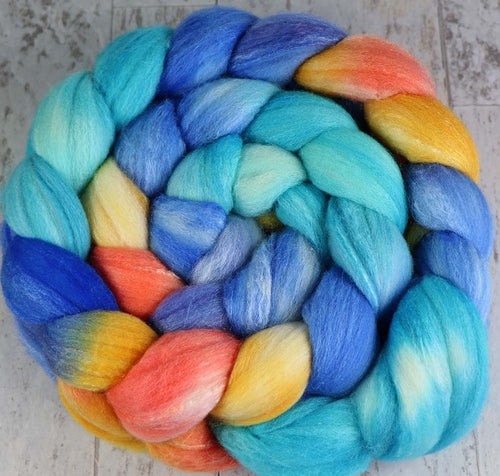 POOLSIDE SUNSET: Merino / SW Merino / Silk roving - 4.0 oz - Hand dyed spinning wool