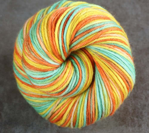 QUEBEC CANDLES: SW Merino/Nylon - Worsted weight - Hand dyed Variegated Yarn