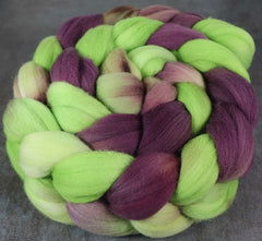 WINE ON A VINE: Targhee roving - 5.0 oz - Hand dyed wool spinning wool