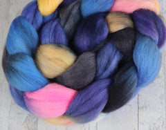 WINTER SUNSET SC 1: Falkland roving - 4.0 oz - Hand dyed spinning wool