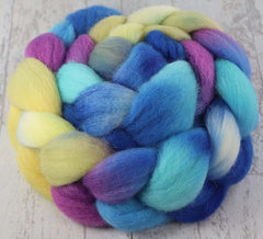 CASTLE CHRISTMAS: Kent Romney roving - 4.0 oz - Hand dyed spinning wool