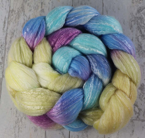 CASTLE CHRISTMAS: Polwarth/Seacell roving - 4.0 oz - Hand dyed spinning wool