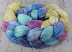 CASTLE CHRISTMAS: Polwarth/Seacell roving - 4.0 oz - Hand dyed spinning wool