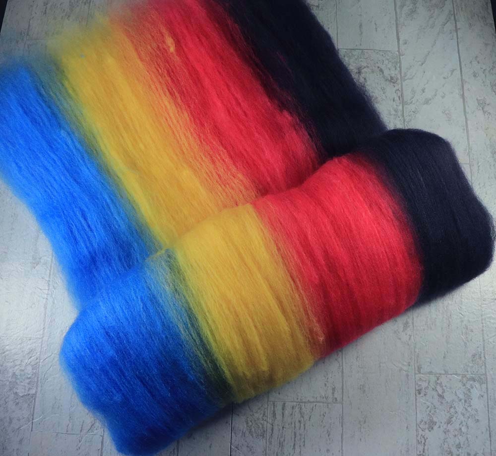 I WAS AN INTERN ON FRIENDS: Kent Romney wool batt - 4.0 oz - Hand dyed spinning wool