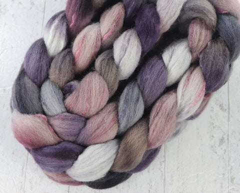 CASTLE CHRISTMAS: Kent Romney roving - 4.0 oz - Hand dyed spinning wool