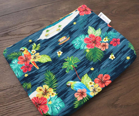 NEUTRAL PINEAPPLES - Handmade zipper bag