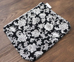 JACOBEAN (Black) - Handmade zipper bag