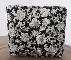 JACOBEAN (Black) - Handmade zipper bag