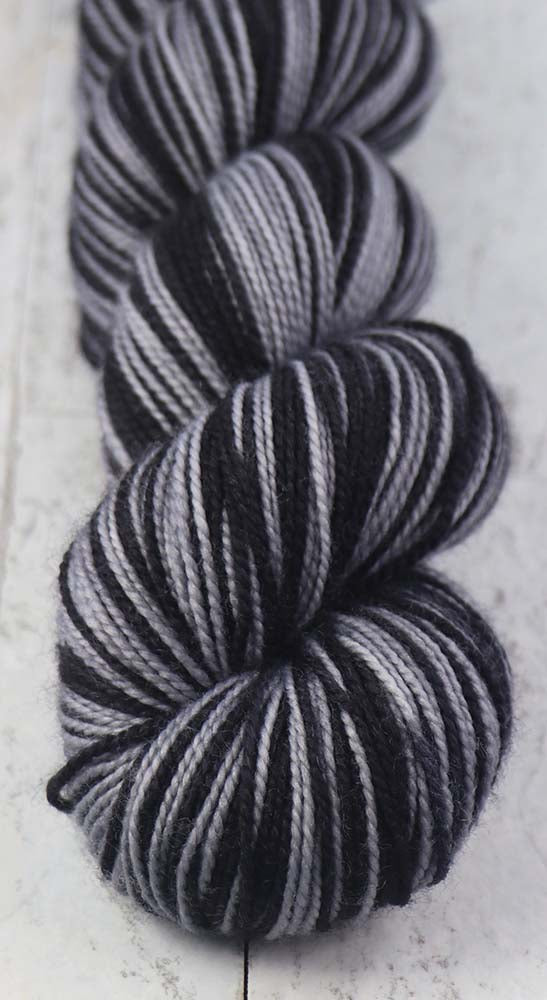 BLACK SILVER: SW Merino/Nylon - Self-striping Hand-dyed Sock Yarn/tight twist - LAS VEGAS, SAN ANTONIO, LOS ANGELES