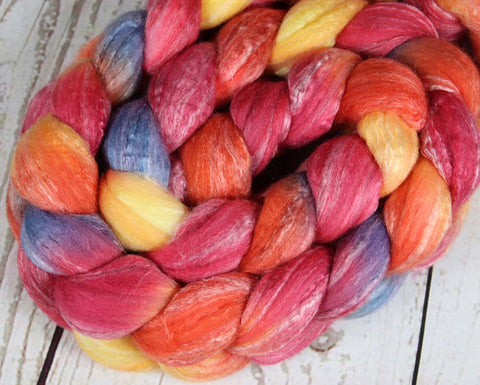 CASTLE CHRISTMAS: Kent Romney roving - 4.0 oz - Hand dyed spinning wool