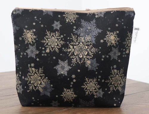 SNOWFLAKES (Black) - Handmade zipper bag